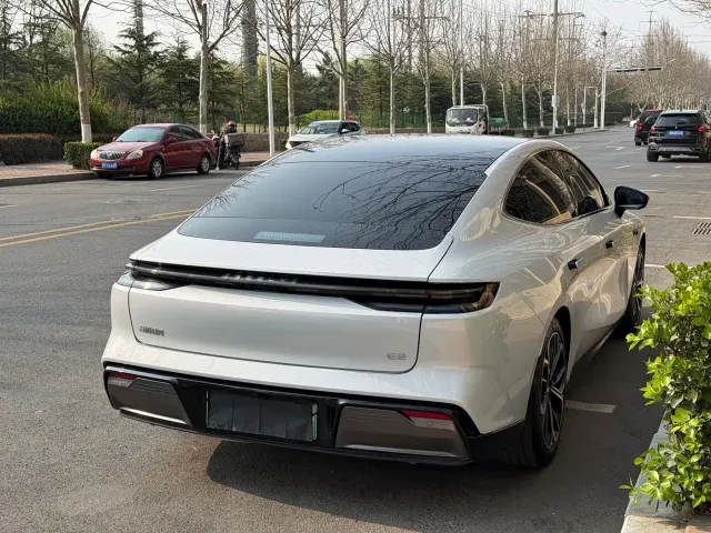 Geely Galaxy E8 — Фото автомобиля 5