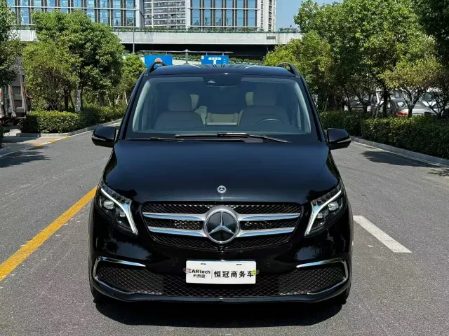 Mercedes-Benz V-Class — Фото автомобиля 2