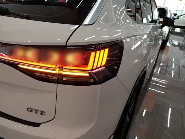 Volkswagen Tayron GTE Plug-in Hybrid — Фото автомобиля 7