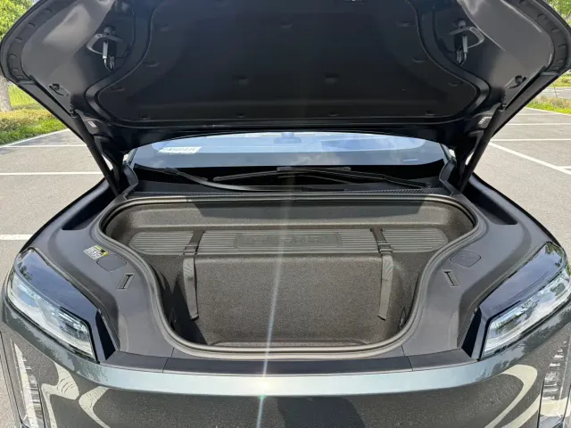 Nio ES9 — Фото автомобиля 22