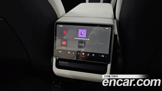 Tesla Model Y — Фото автомобиля 28