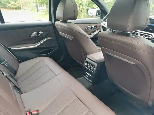 BMW 3 Series — Фото автомобиля 18