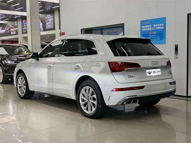 Audi Q5L — Фото автомобиля 4