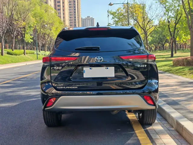 Toyota Highlander — Фото автомобиля 15