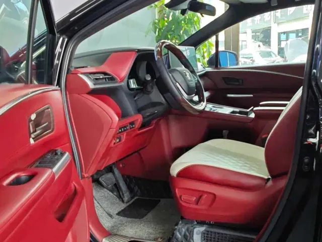 Toyota Sienna — Фото автомобиля 5