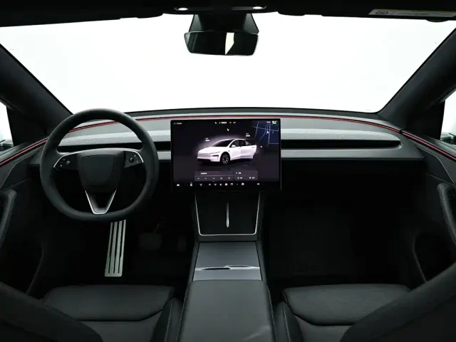 Tesla Model Y L — Фото автомобиля 13