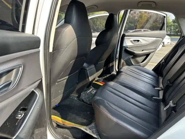 BAIC Beijing U5 PLUS — Фото автомобиля 11