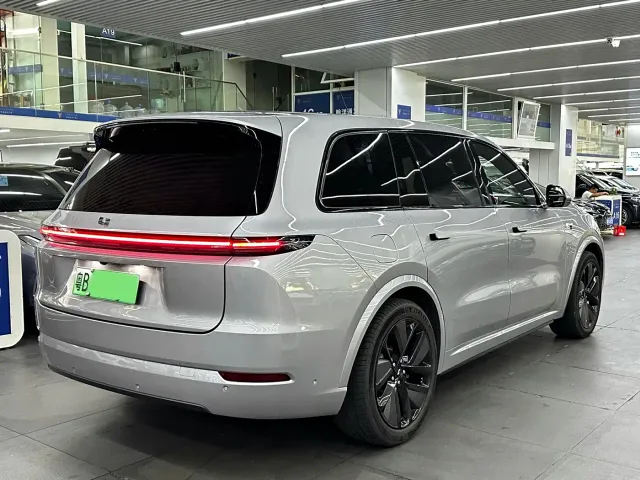 Li Auto L9 — Фото автомобиля 15