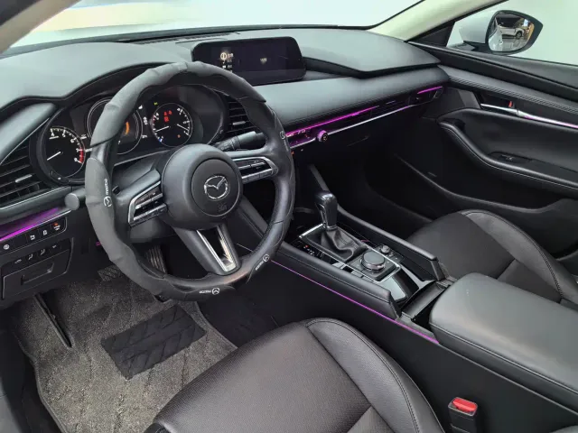 Mazda Axela — Фото автомобиля 17
