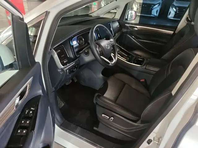 GAC Trumpchi M8 — Фото автомобиля 15