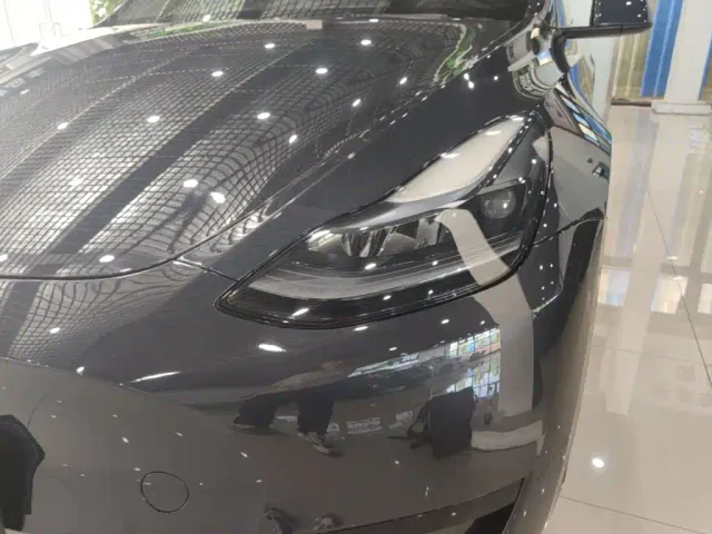 Tesla Model Y — Фото автомобиля 23