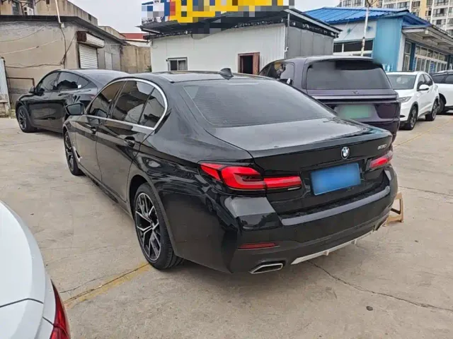 BMW 5 Series — Фото автомобиля 4