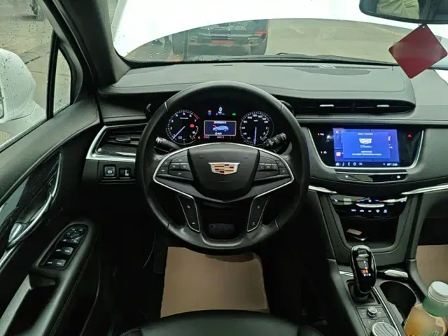 Cadillac XT5 — Фото автомобиля 10