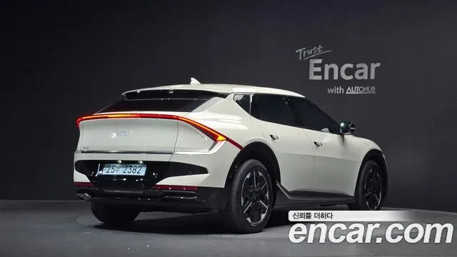 Kia EV6 — Фото автомобиля 2