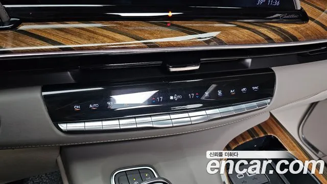 Cadillac Escalade Escalade 5 поколение — Фото автомобиля 25