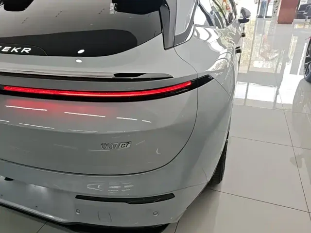 Zeekr 007 GT — Фото автомобиля 7