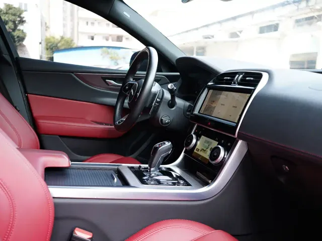 Jaguar XEL — Фото автомобиля 19