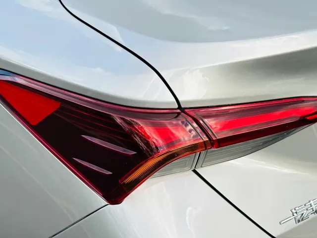 Toyota Avalon — Фото автомобиля 7