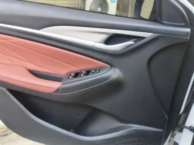 Changan Eado — Фото автомобиля 7