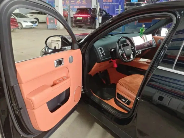 Li Auto L7 — Фото автомобиля 5