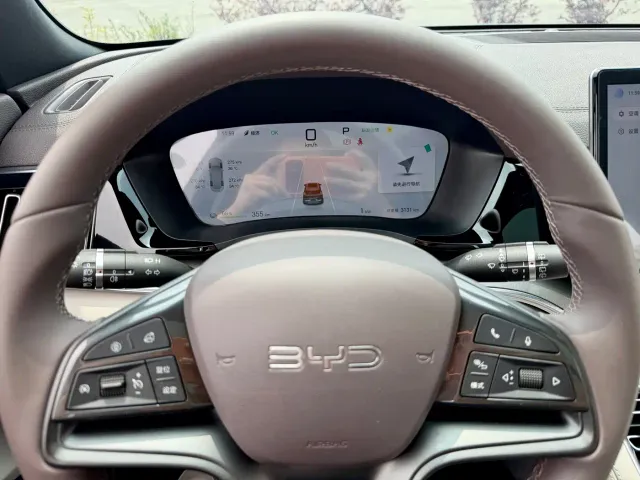 BYD Song PLUS PHEV 2025 EV 520km Luxury — Фото автомобиля 18