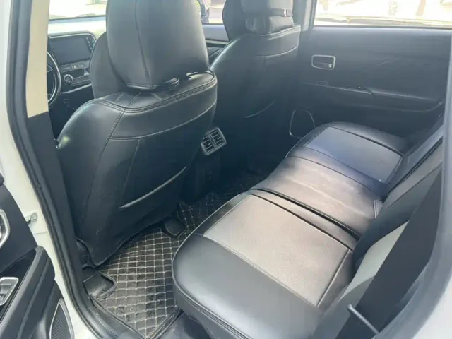 Mitsubishi Outlander — Фото автомобиля 9