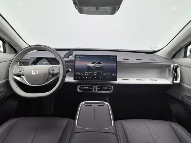 Leapmotor B10 — Фото автомобиля 5