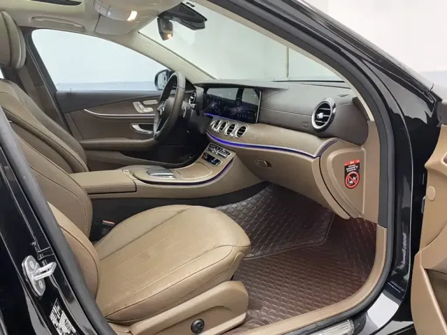 Mercedes-Benz E-Class — Фото автомобиля 18