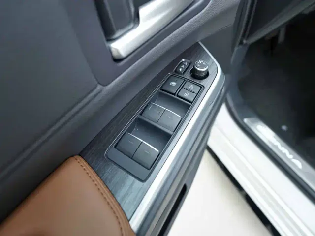 Toyota Sienna — Фото автомобиля 10