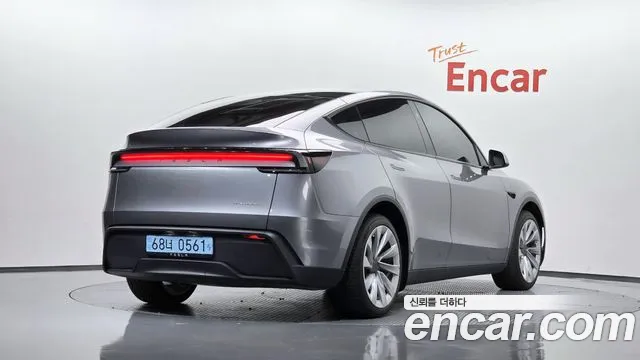 Tesla Model Y — Фото автомобиля 2