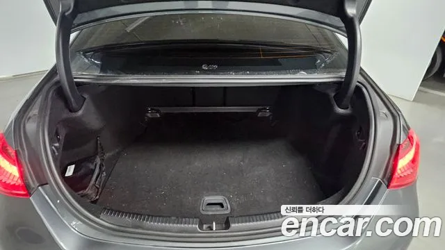 Mercedes-Benz C-Class — Фото автомобиля 16