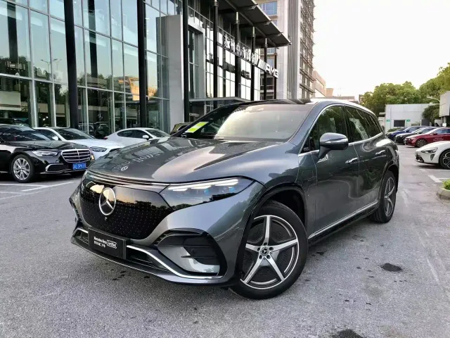 Фотография автомобиля — Mercedes-Benz EQS SUV