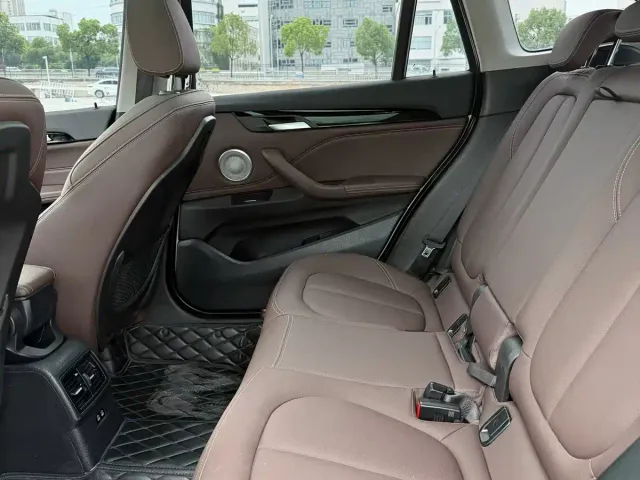 BMW X1 — Фото автомобиля 5