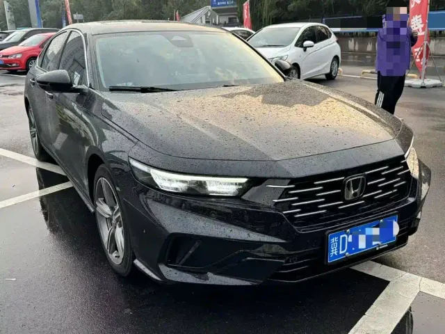 Honda Accord — Фото автомобиля 3