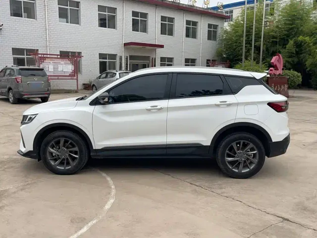 Geely Binyue — Фото автомобиля 7