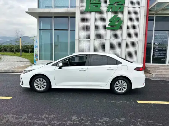 Toyota Corolla — Фото автомобиля 5