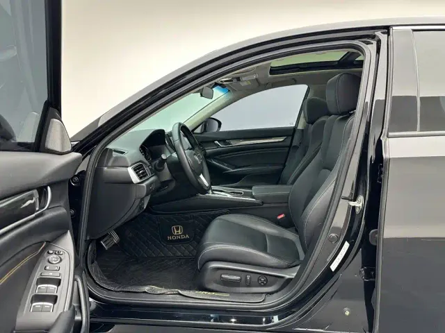 Honda Accord — Фото автомобиля 9