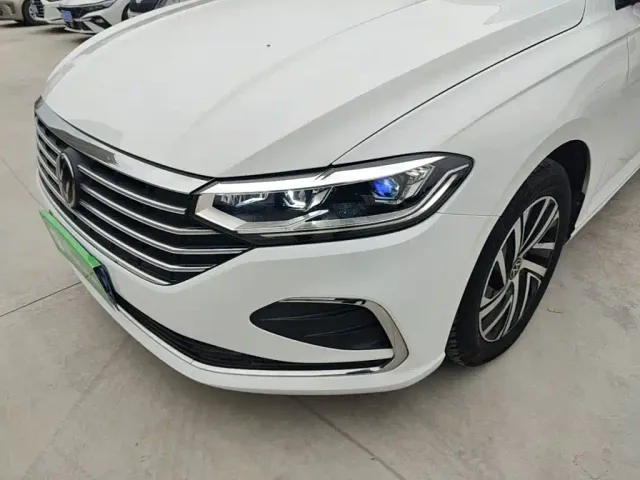 Volkswagen Lavida — Фото автомобиля 23