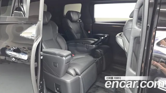Toyota Alphard — Фото автомобиля 11
