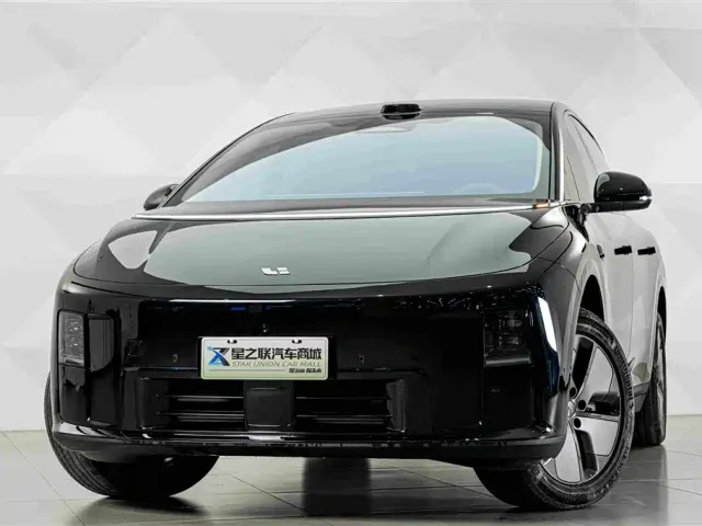 Li Auto i8 — Фото автомобиля 3