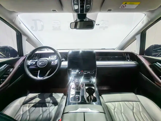 GAC Trumpchi M8 — Фото автомобиля 6