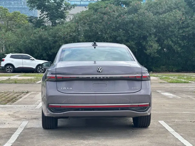 Volkswagen Passat — Фото автомобиля 9