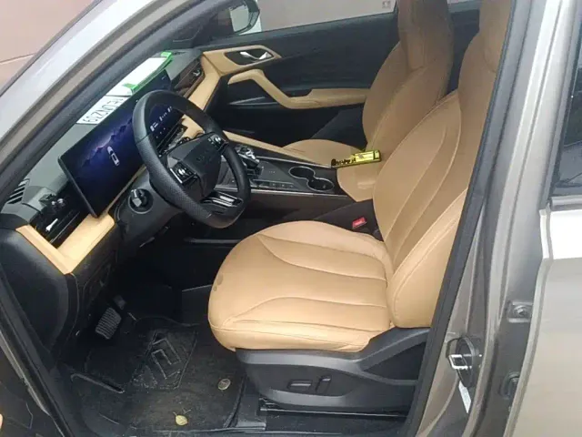 Roewe RX5 — Фото автомобиля 14