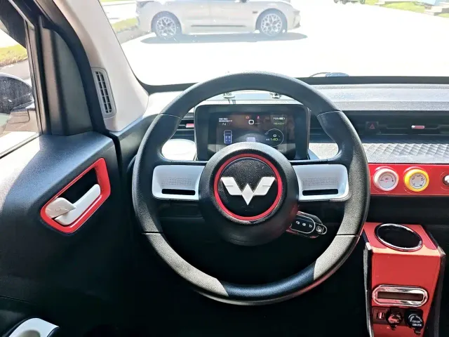 Wuling Hongguang Mini EV — Фото автомобиля 12