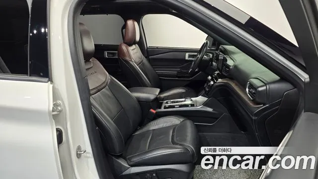 Ford Explorer Explorer 6 поколение 3.0 Platinum 4WD — Фото автомобиля 19