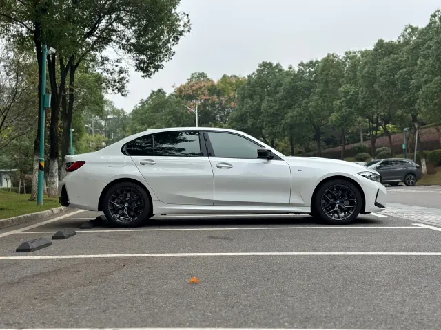 BMW 3 Series — Фото автомобиля 4