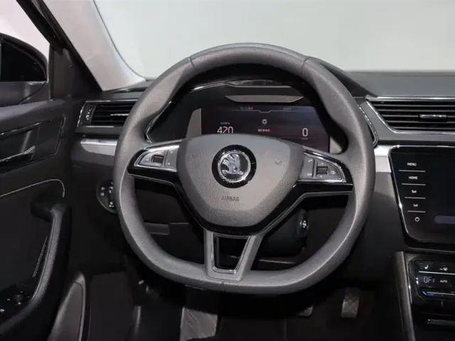 Skoda Superb — Фото автомобиля 13