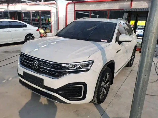 Фотография автомобиля — Volkswagen Tayron GTE Plug-in Hybrid