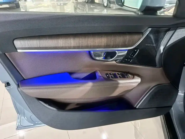 Volvo V90 — Фото автомобиля 8
