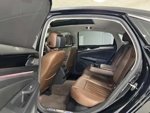 Volkswagen Passat — Фото автомобиля 6